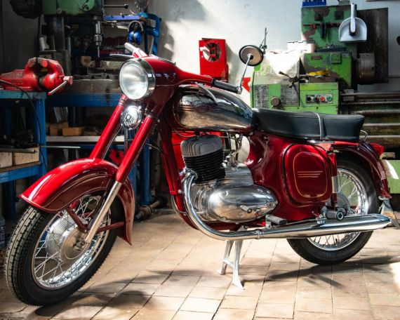Precizní renovace Jawa 350 - návrat legendy