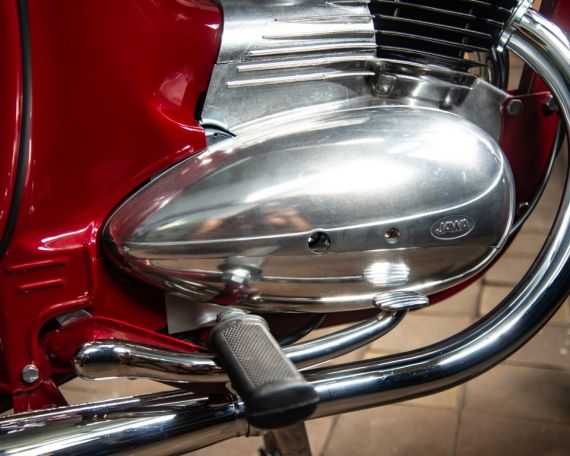 Renovujeme Jawa 350 s důrazem na každý detail