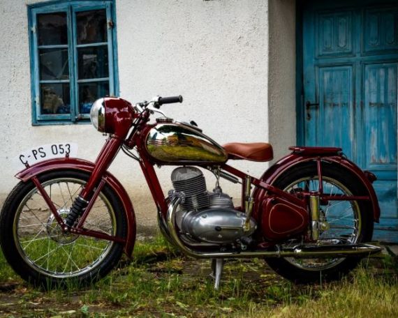 Obnova Jawa 250 – od rámu po výfuk
