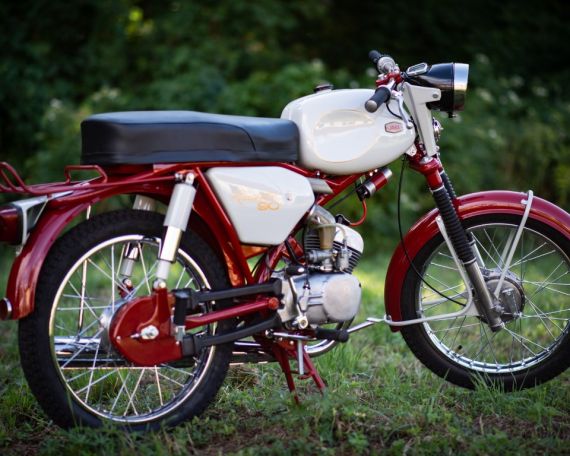 Renovace Jawa Roadster 90 – návrat stylu z 90. let