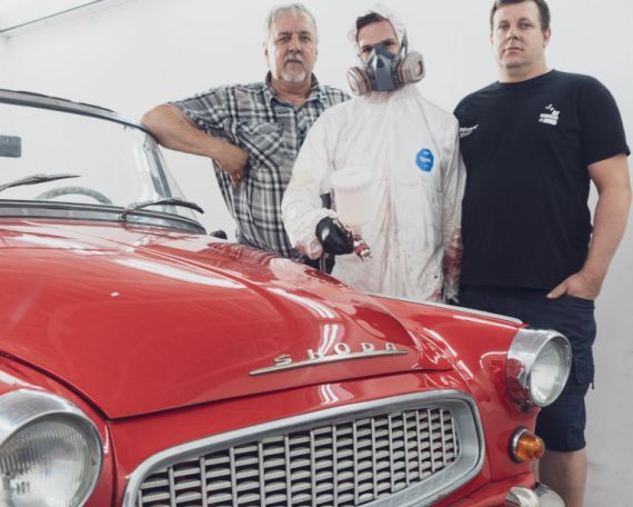 Lakování automobilů a motocyklů s precizním výsledkem