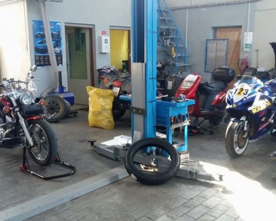 Servisujeme vše, co má kola a motor